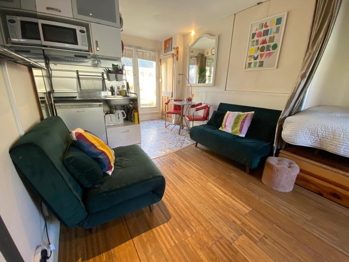 Little Brighton Beach Apartments - Also Separate Spa Cabin And Watersports Kültér fotó