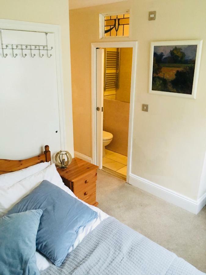 Little Brighton Beach Apartments - Also Separate Spa Cabin And Watersports Kültér fotó